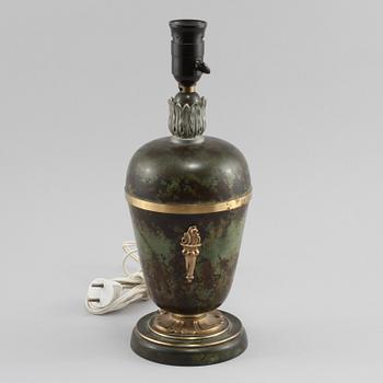 BORDSLAMPA, 1900-talets första hälft.