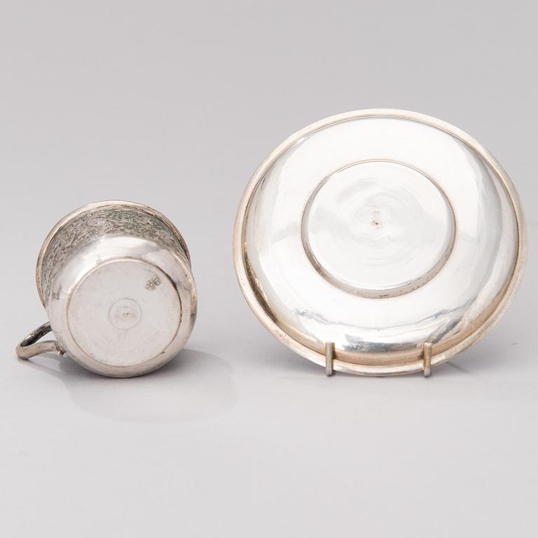 A Persian coffee set in silver, 7 pcs, Iran 20th century. Total weight circa 1334 g.