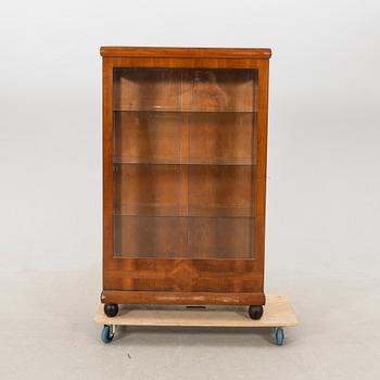 Vitrinskåp Art Deco 1900-talets första hälft.