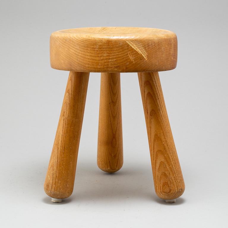 An oak stool by Ingvar Hildingsson, late 20th century.