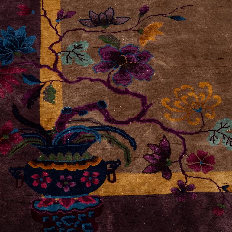 MATTA, semiantik Kina, art deco, ca 355,5 x 269 cm, 1900-talets första hälft.