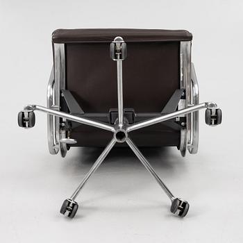 Charles & Ray Eames, kontorsstol, "Soft Pad Chair EA 219, high backrest", Herman Miller, 2000-tal.