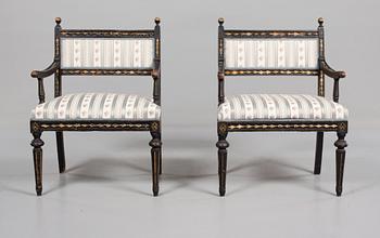 FÅTÖLJER, ett par, tidigt 1900-tal.