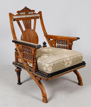 KARMFÅTÖLJ, orientalisk, sent 1800-tal.