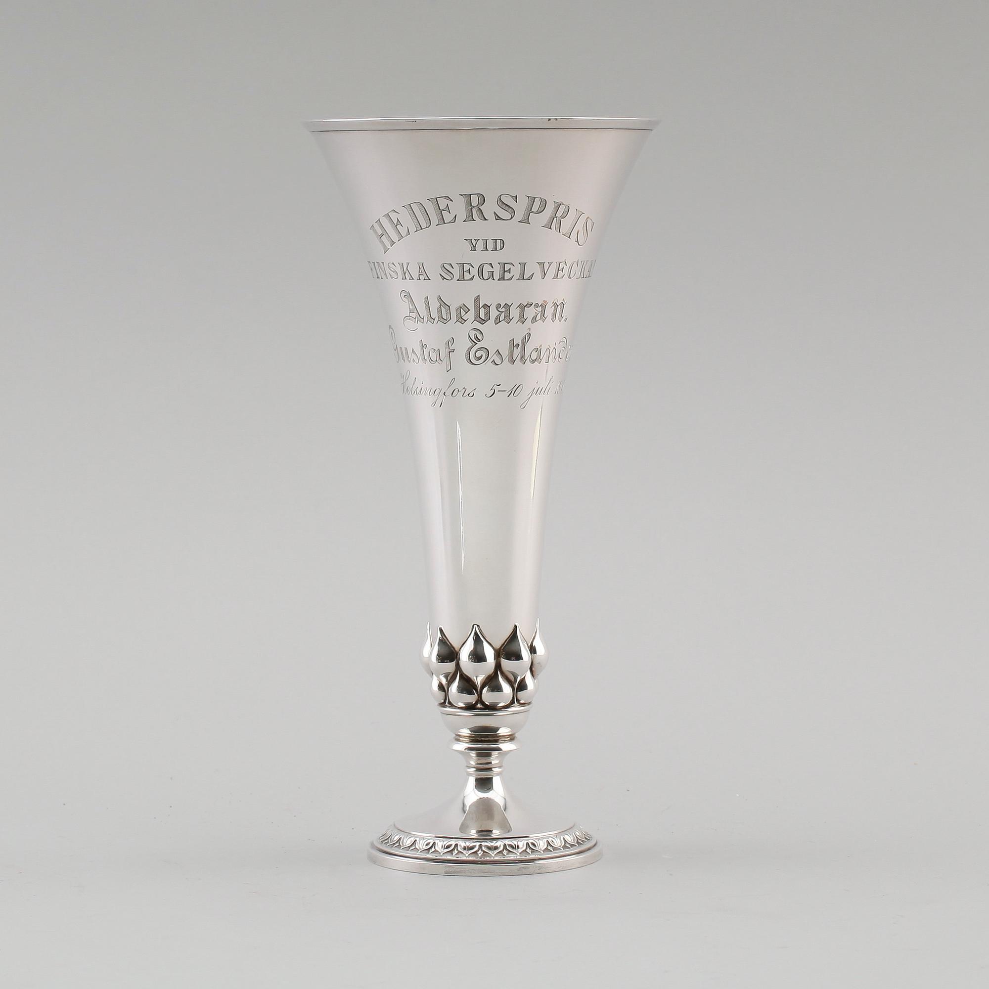 VAS, silver, omkring år 1900. Vikt 515 g.