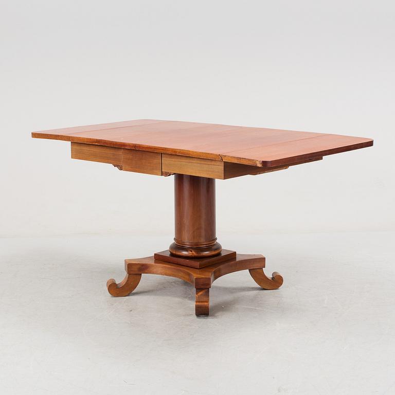 A "Karl Johan" table, first half of the 20th century.