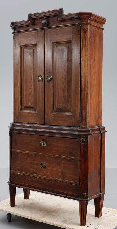 SKÅP, gustavianskt provinsarbete, 1700/1800-tal.
