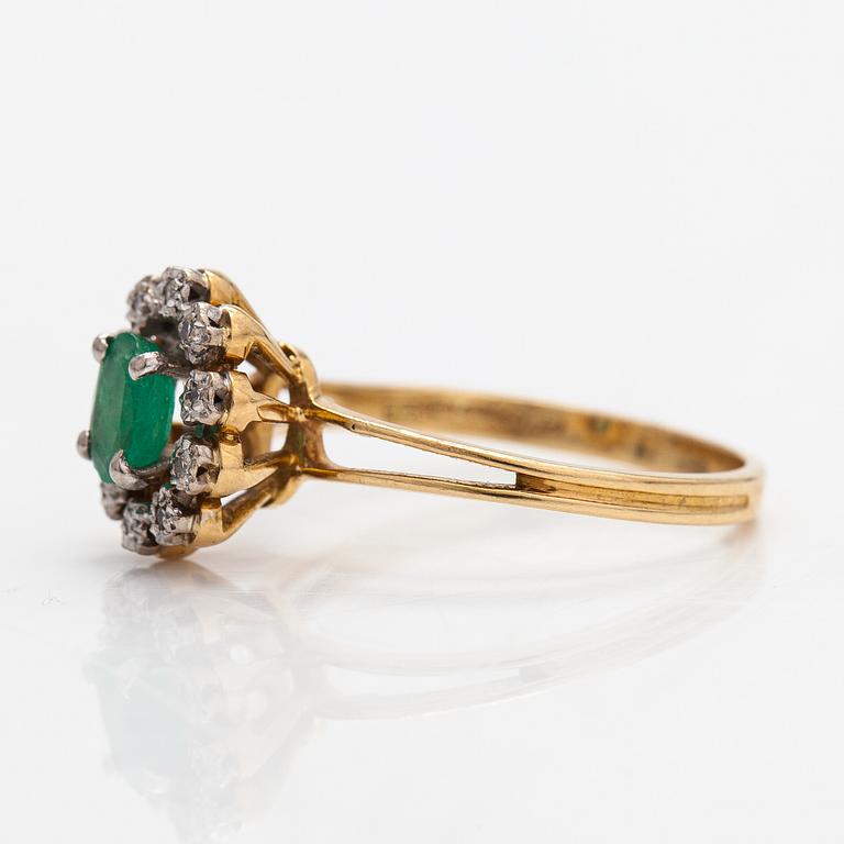 Sormus, 18K kultaa, smaragdi ja timantteja n. 0.05 ct yht. Suomalaiset tuontileimat.