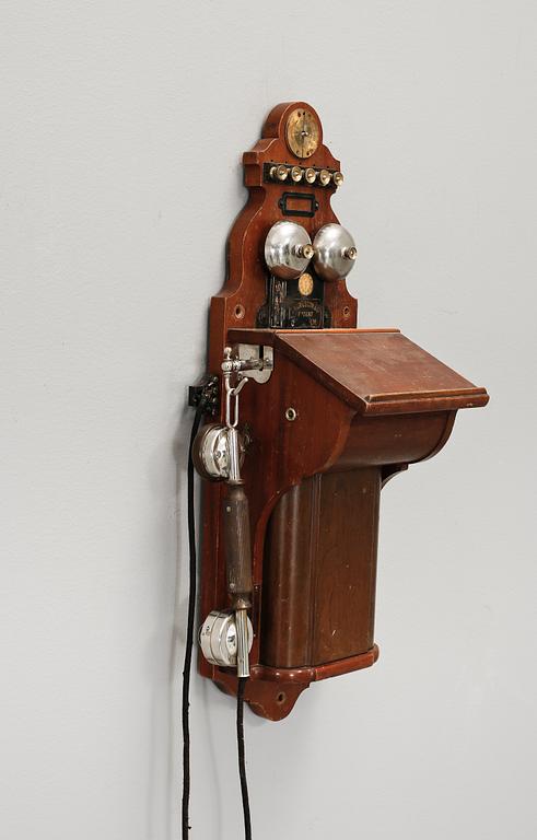 VÄGGTELEFON, 1900-talets början.