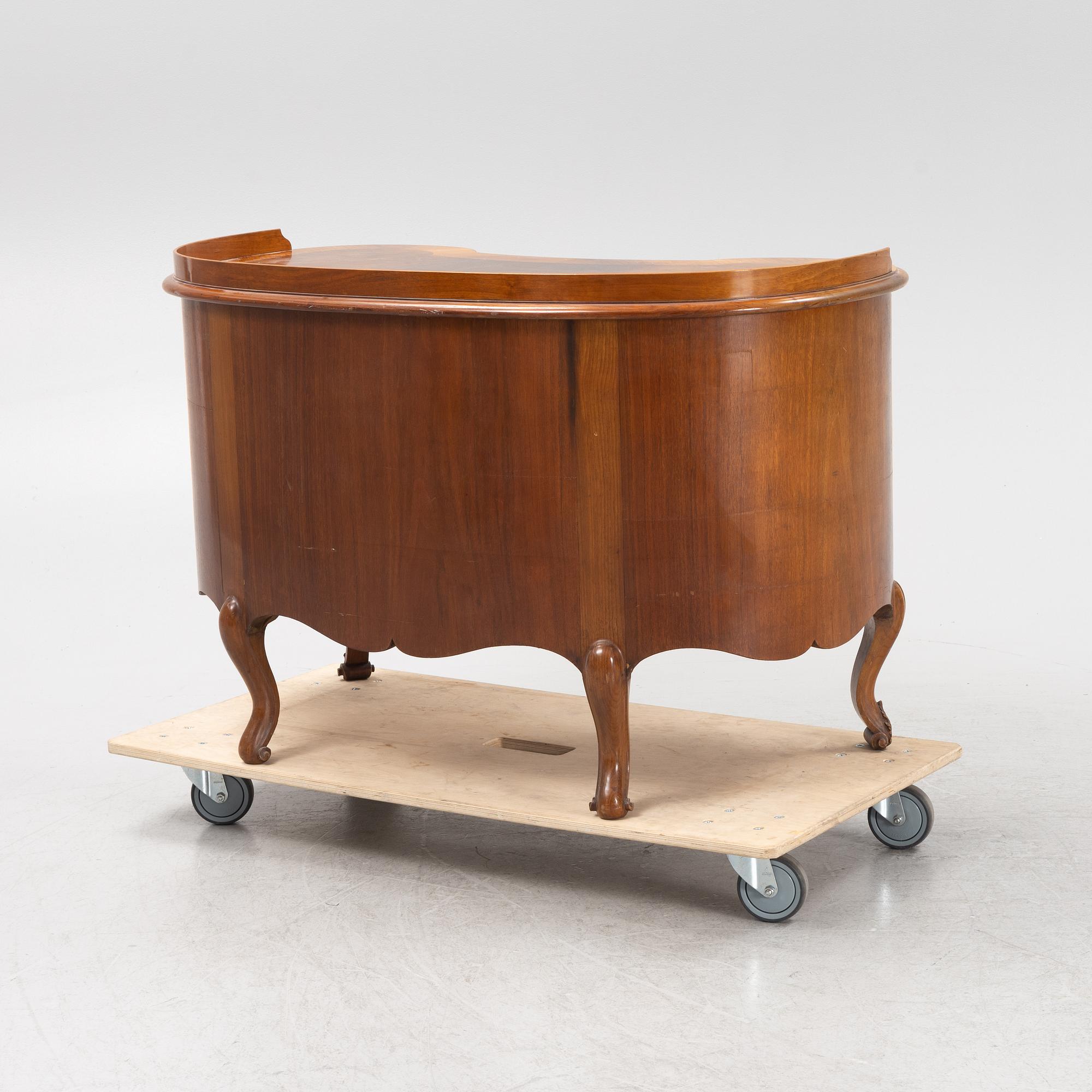 Skrivbord, rokokostil, 1900-talets första hälft.