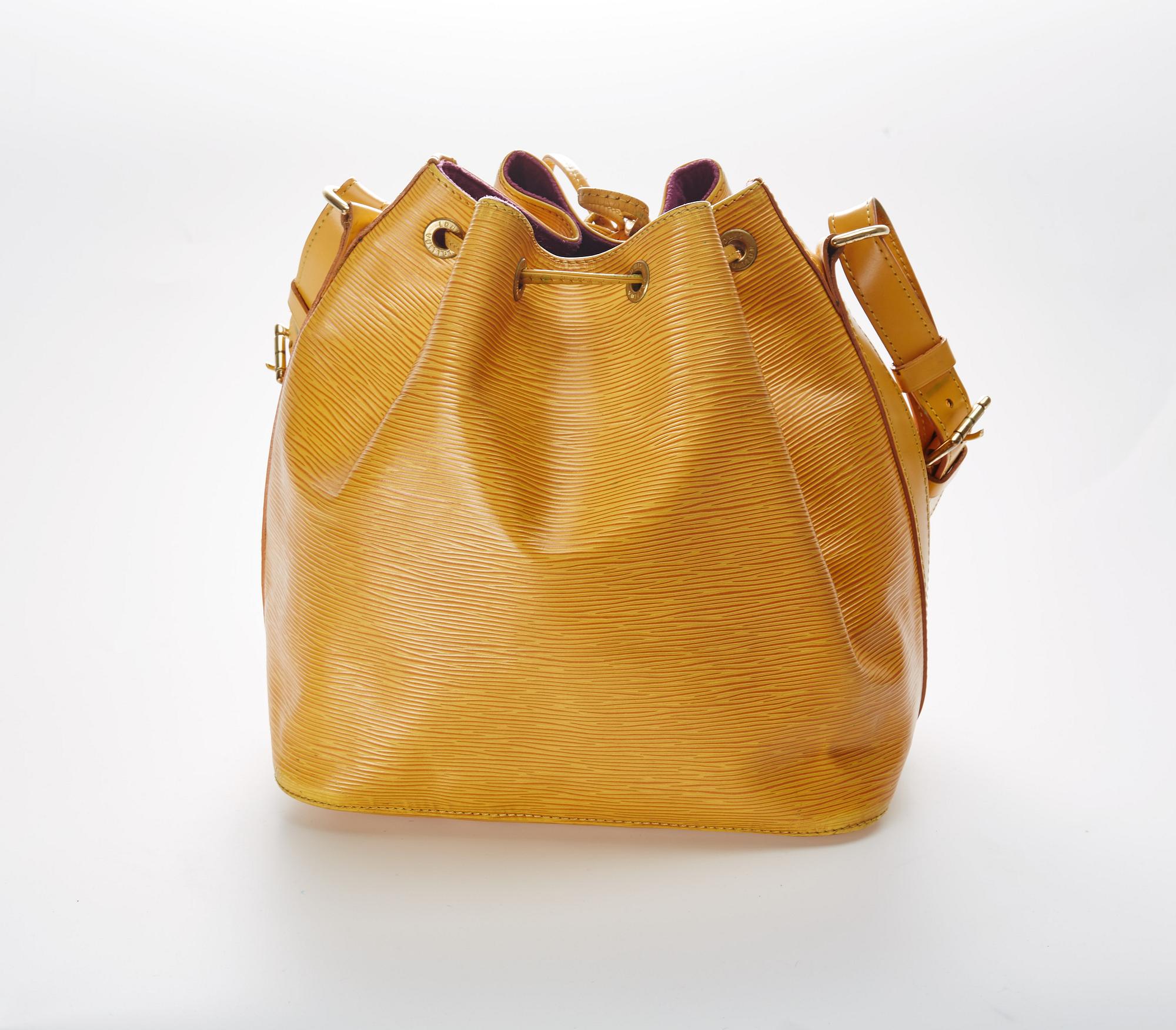VÄSKA, "Petit Noé", Louis Vuitton.