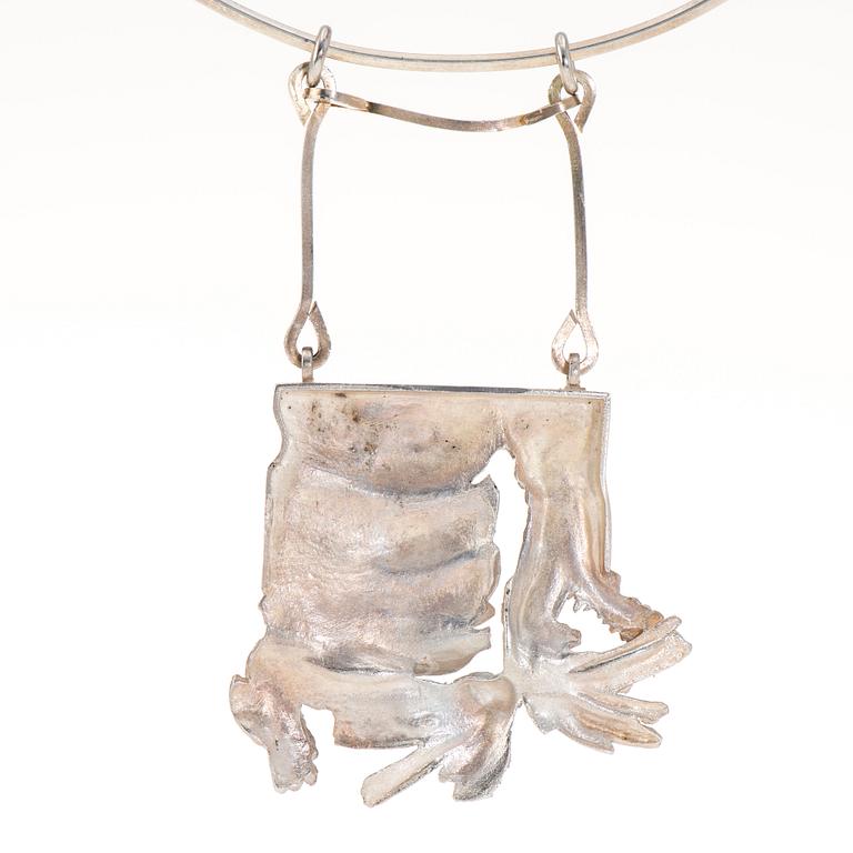 HALSSMYCKE, sterling silver, Matti Hyvärinen Åbo 1971. Vikt 44,7 g.