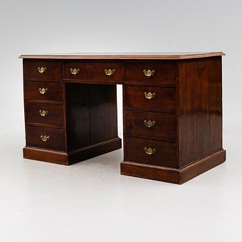 SKRIVBORD, 1900-talets första hälft.