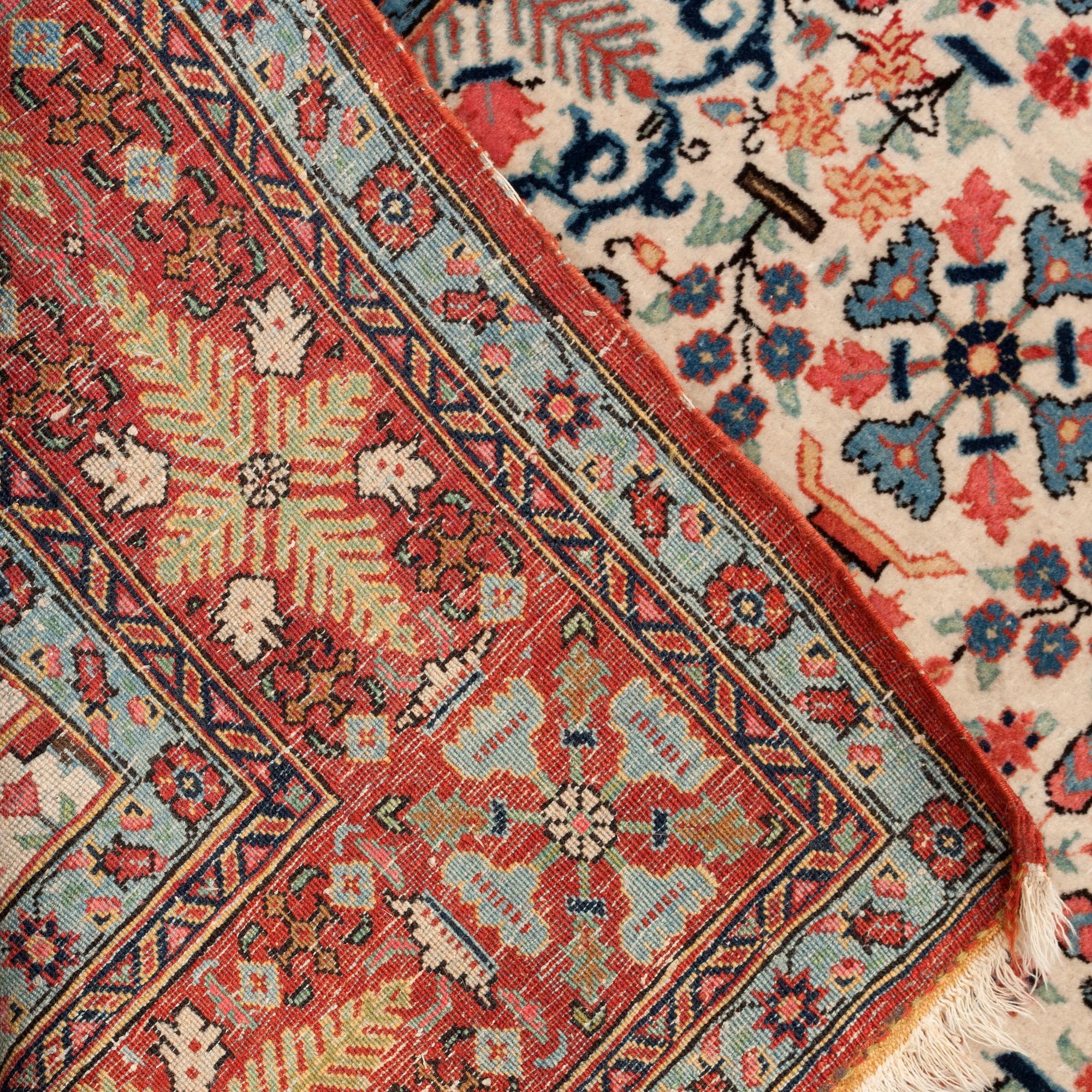 MATTA, semiantik/old, Ghom, ca 207 X 136 cm.