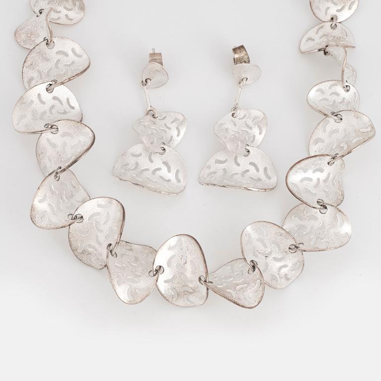 Lapponia. A sterling silver necklace and a pair of earrings.