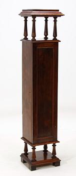 SKÅP, nyrenässans, sent 1800-tal.