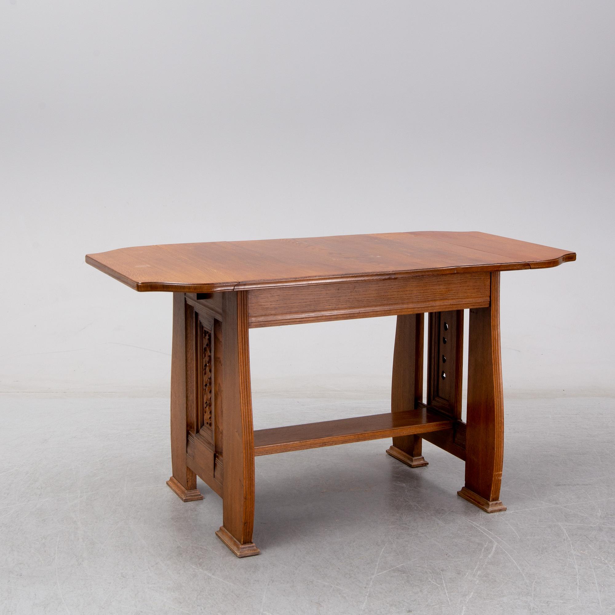 An oak Art Nouveau desk, early 20th Century.