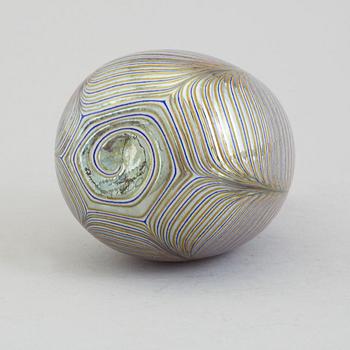 OIVA TOIKKA, a glass vase from Nuutajärvi Notsjö, Finland.