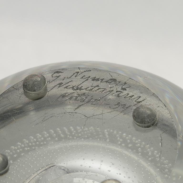 Gunnel Nyman, vas, modell "GN 17", signerad G. Nyman Nuutajärvi Notsjö -54. Formigiven 1947.