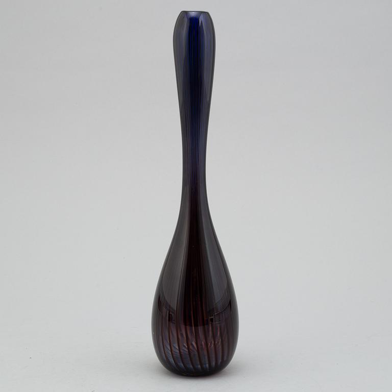 VICKE LINDSTRAND, a glass vase, Kosta.