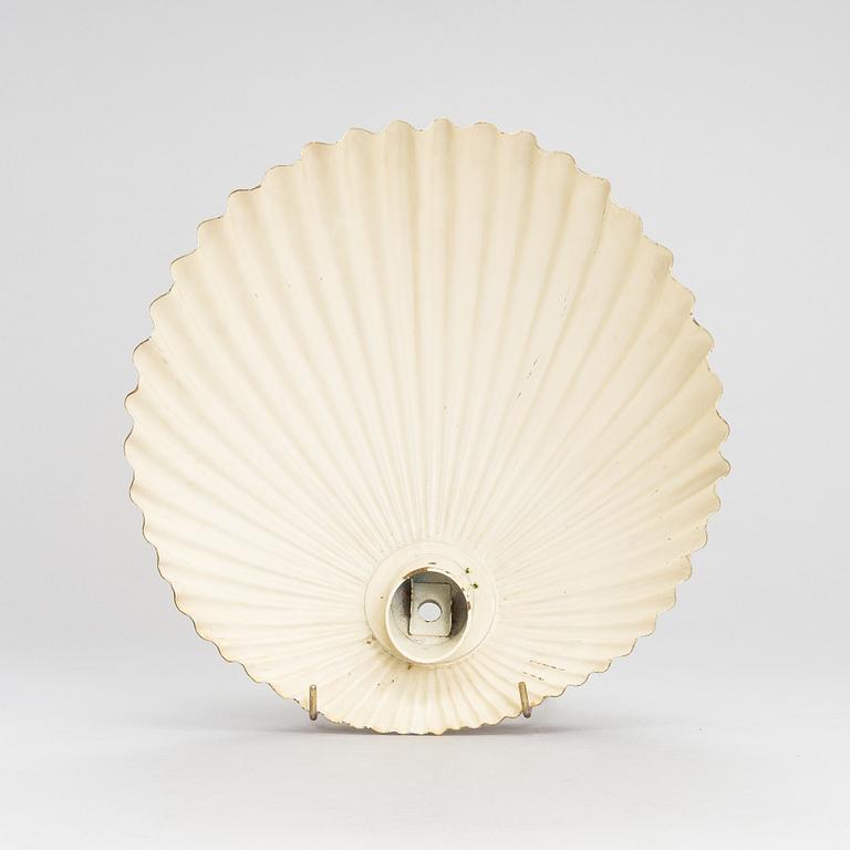 Paavo Tynell, a mid-20th century '5321' shade for 'The Shell' table lamp for Taito/Idman.