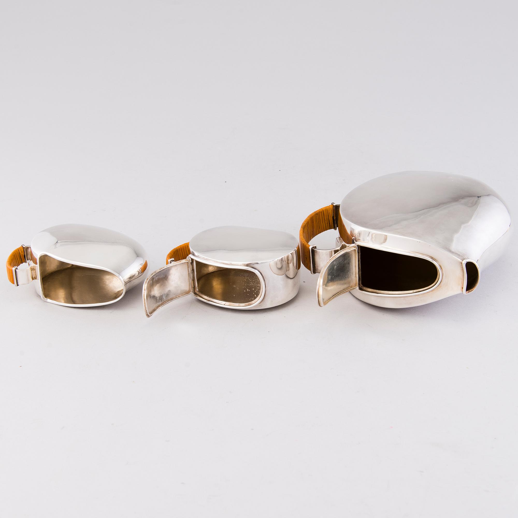 A THREE-PIECE SILVER COFFEE SET, Anita Sarlin, Koruteollisuus Tillander Oy, Helsinki 1951.