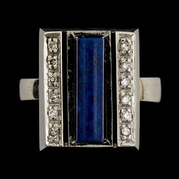 RING, 18k vitguld med lapis lazuli och åttkantslipade diamanter tot ca0,12ct. Vikt 9g.