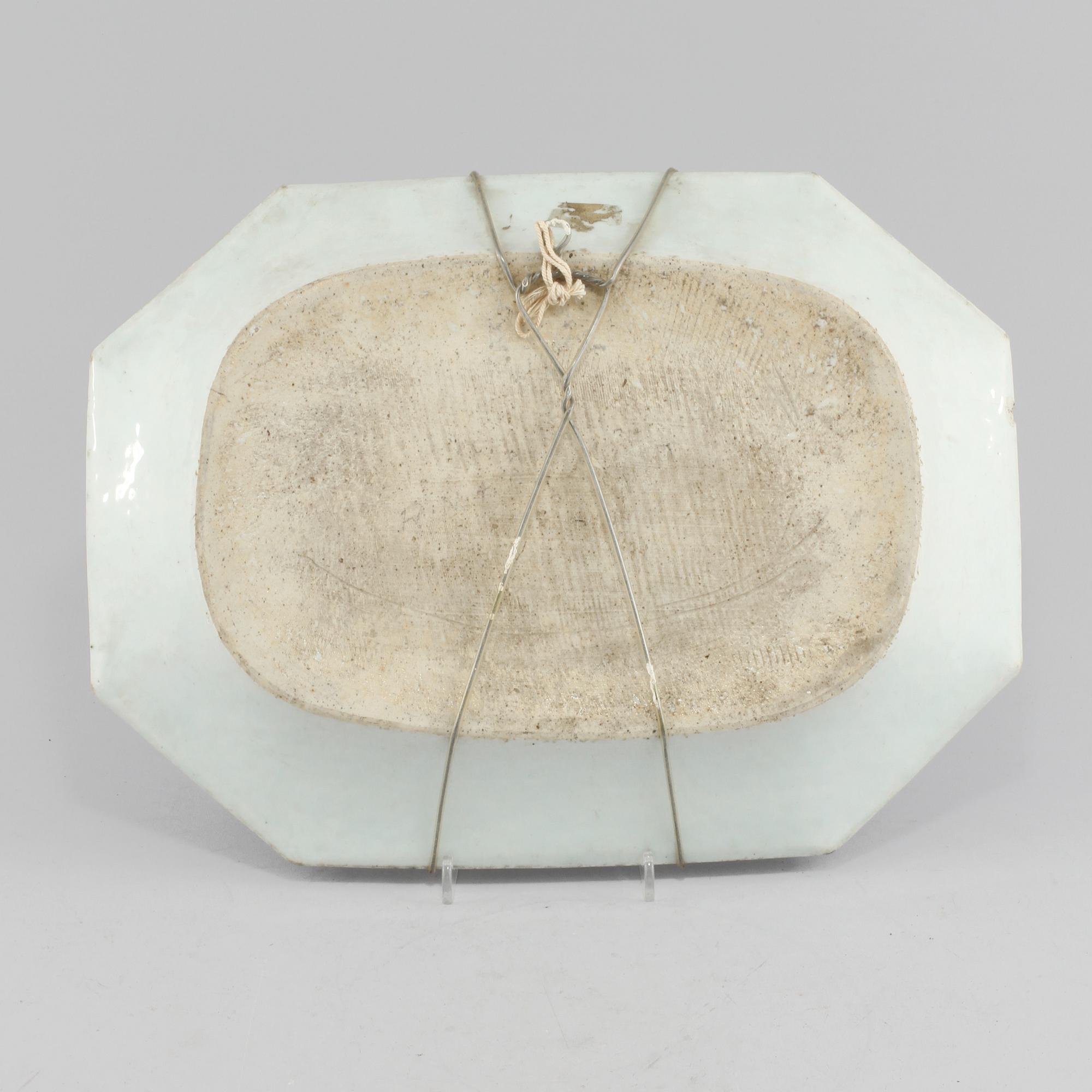 UNDERFAT, porslin, Kina, 1700-tal.