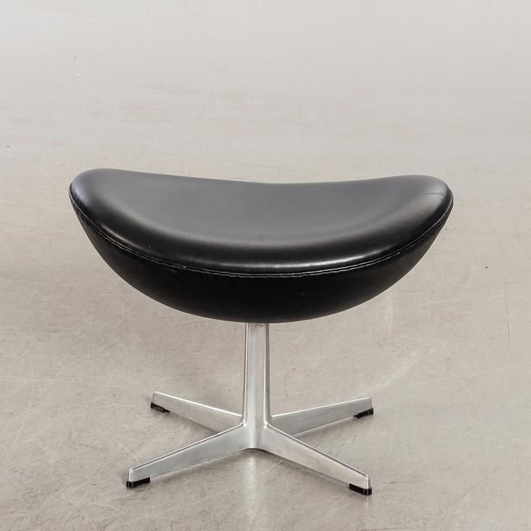 Arne Jacobsen, A 2001 arm chair "Egg chair" designed for Fritz Hansen, Denmark.