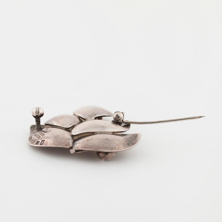 ATELJÉ STIGBERT, för Heribert Engelber, Stockholm, 1952, en brosch.