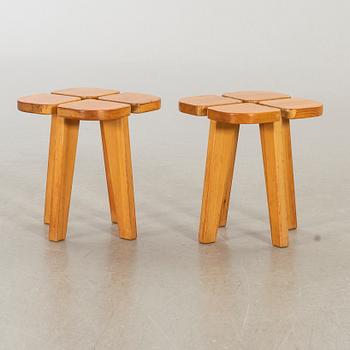 Rauni Peippo,  2 st stools, "Apila" Kervo Snickerifabrik Oy Stockmann Ab.