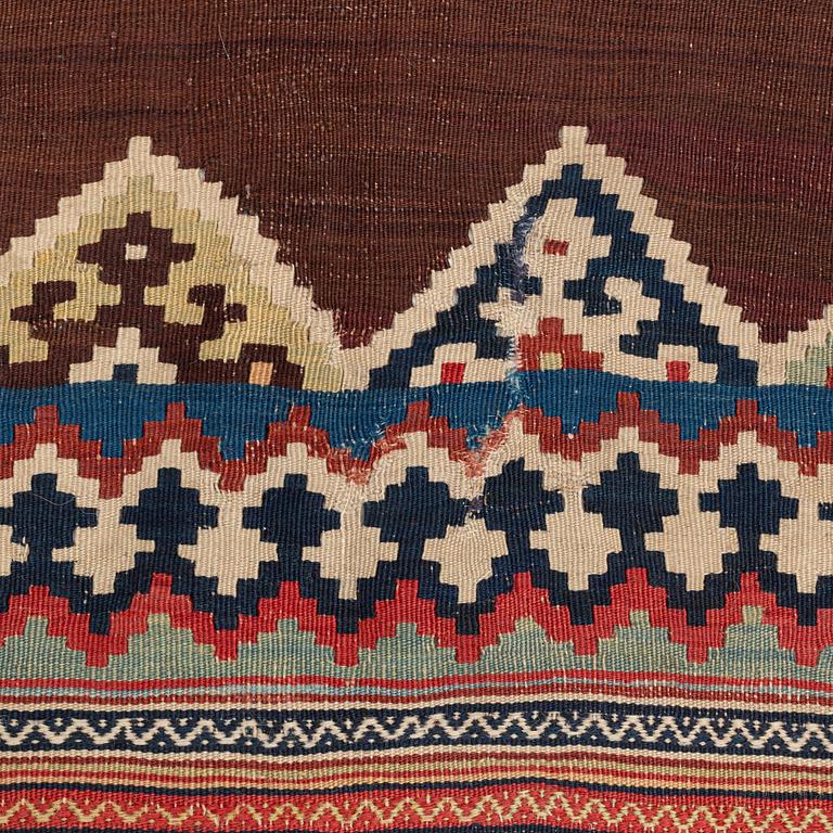 Antique Qashqai kilim carpet, ca 260 x 157 cm.