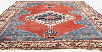 A Bakshaish carpet, West Persia, c. 576 x 385 cm.