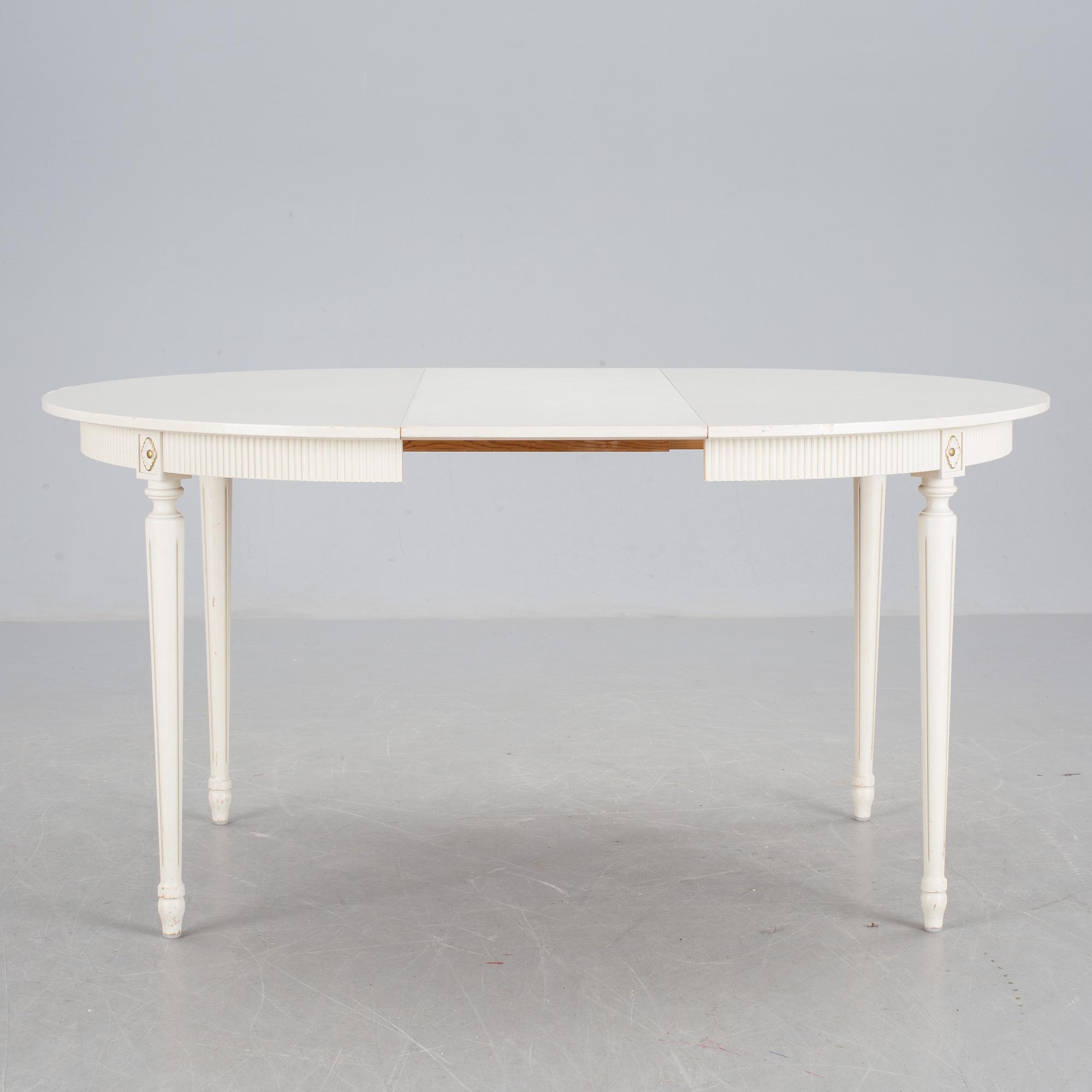 MATGRUPP, 8 delar, gustaviansk stil. 1900-talets andra hälft.