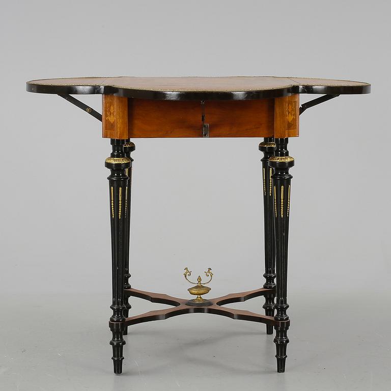 BORD, Napoleon III-stil, omkr år 1900.