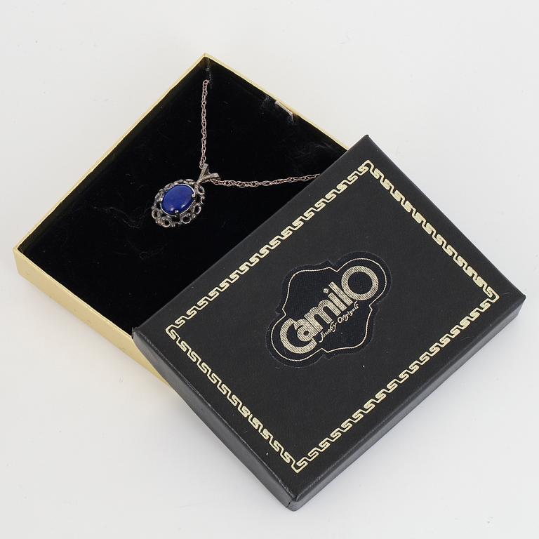 Oval lapis lazuli silver pendant, with chain.