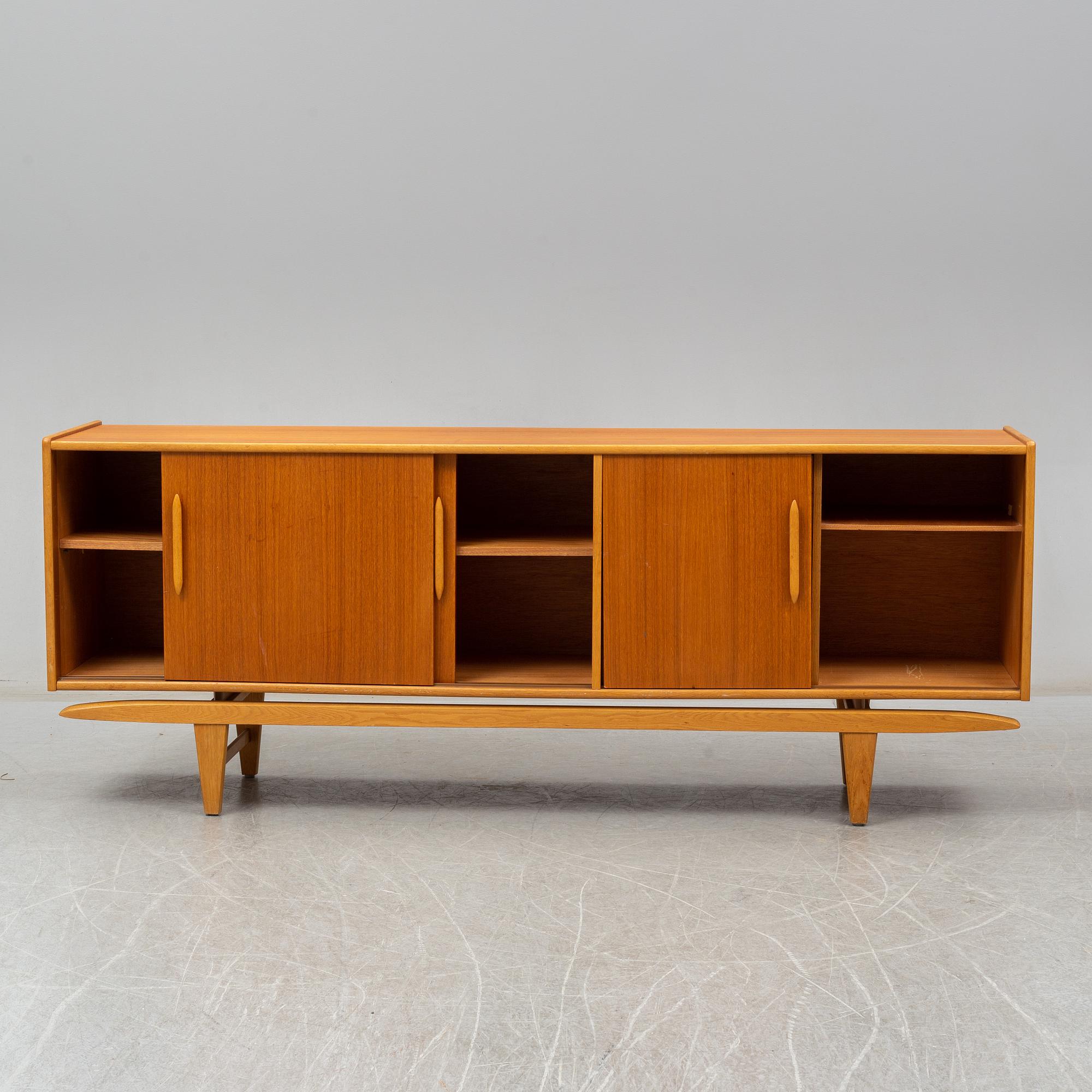 SIDEBOARD, Ajfa, Tibro, 1900-talets andra hälft.