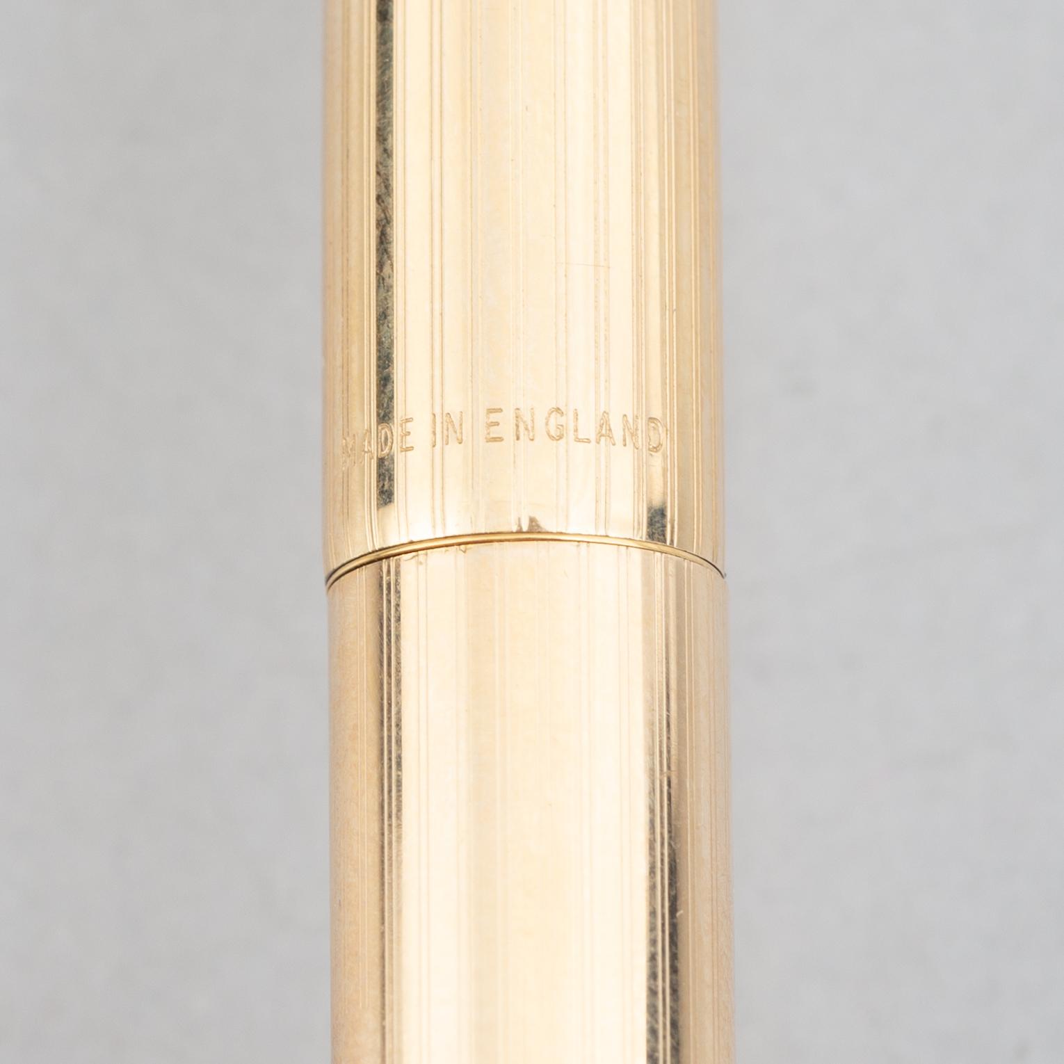 Pens 2 pcs, Montblanc and Parker.