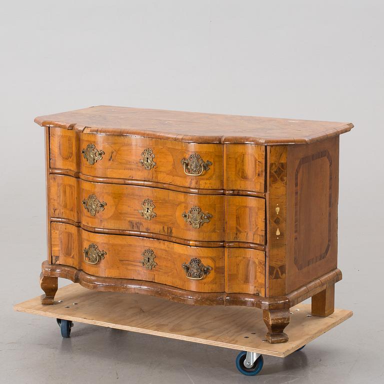 A 18TH CENTURY  CHEST OF DRAWERS FROM THE SOUTHERN EUROPE.