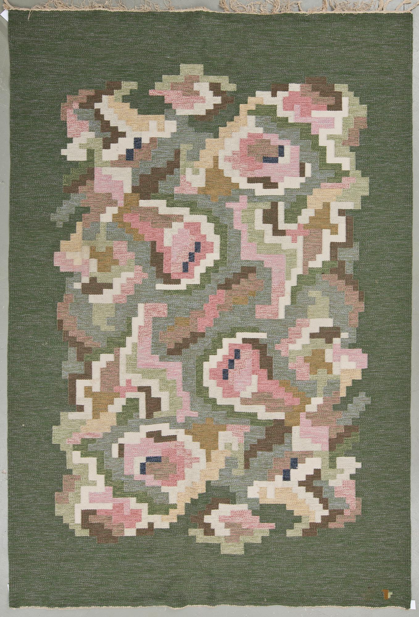 MATTA,"Korall", rölakan. Signerad V . Ca 328x225 cm.