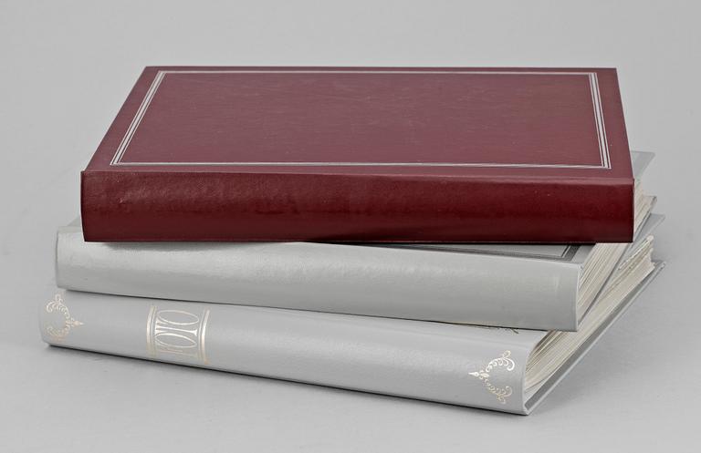 ALBUM 3 st MED KUNGLIGA FOTOGRAFIER, några sign av hovfotografen Bergne. Sverige sent 1950-tal till runt 1973.