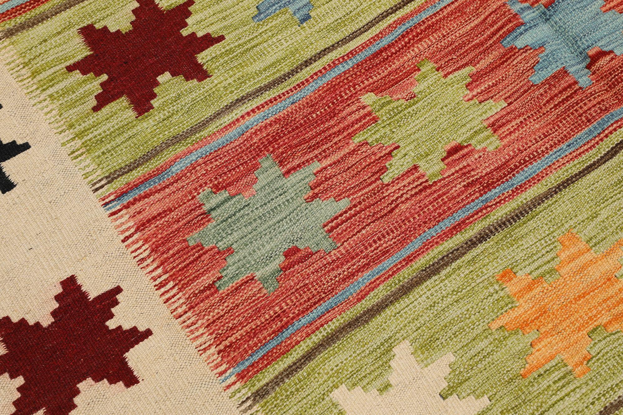 A Kilim rug, approx. 255 x 174 cm.
