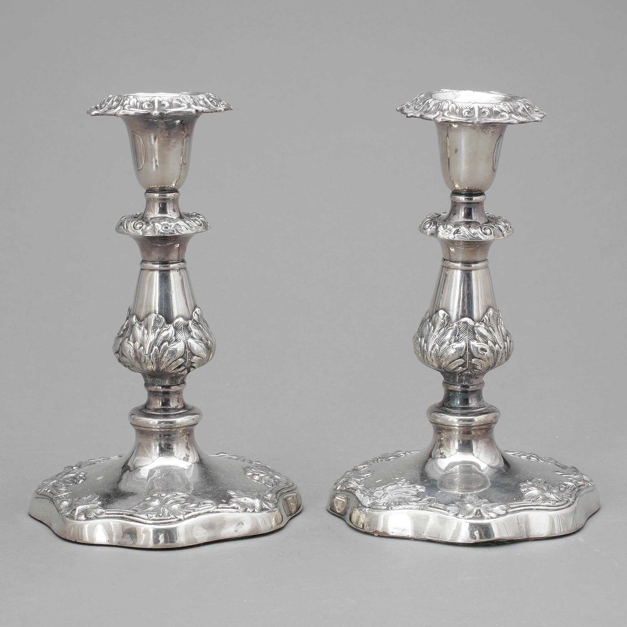 LJUSSTAKAR, ett par, pläter, England.