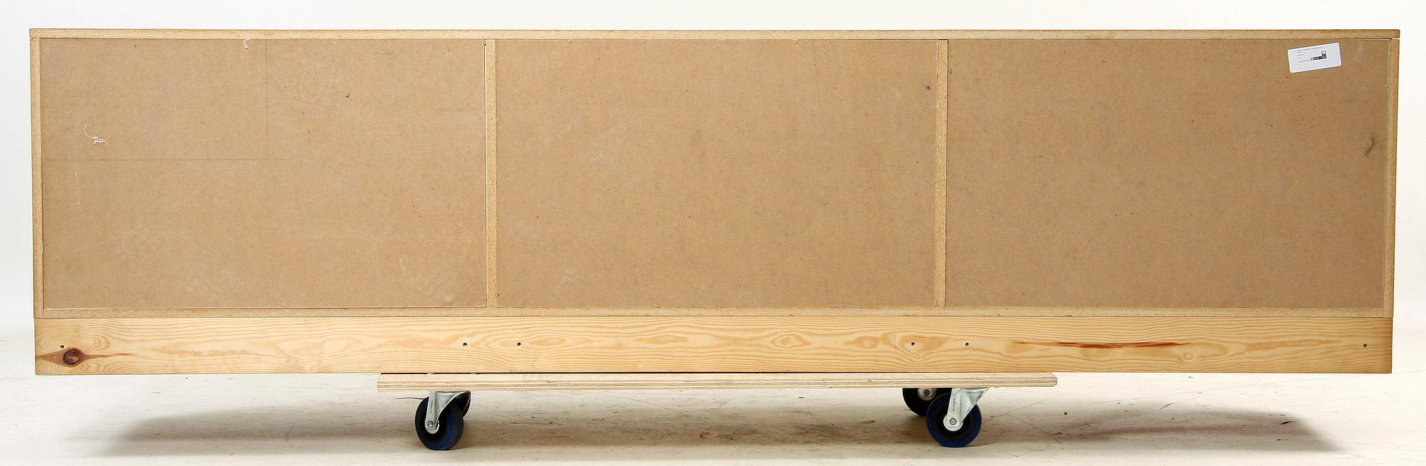 SIDEBOARD, trol Ib Kofod-Larsen för Seffle, 1900- talets andra hälft.