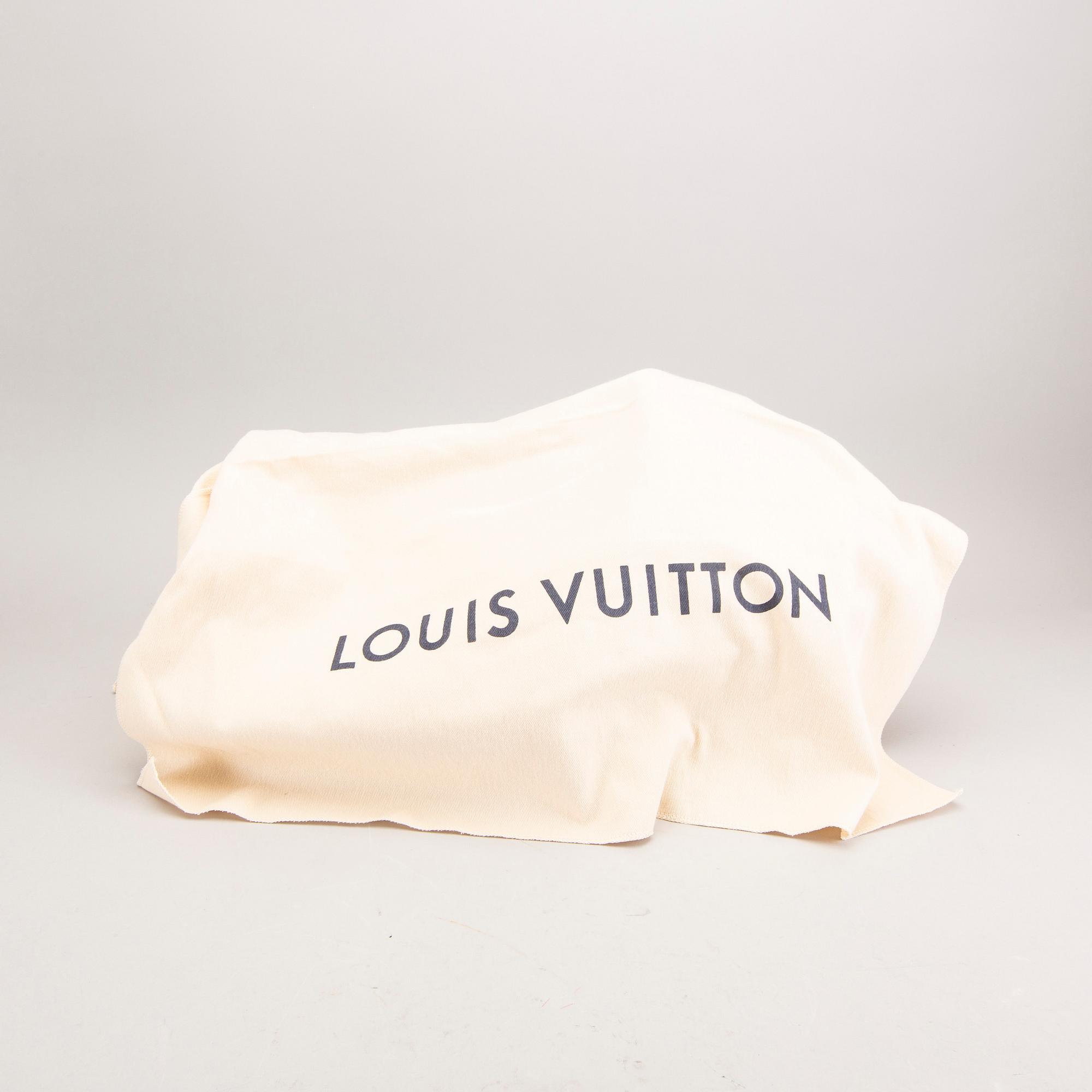 Louis Vuitton, "Artsy MM", bag.