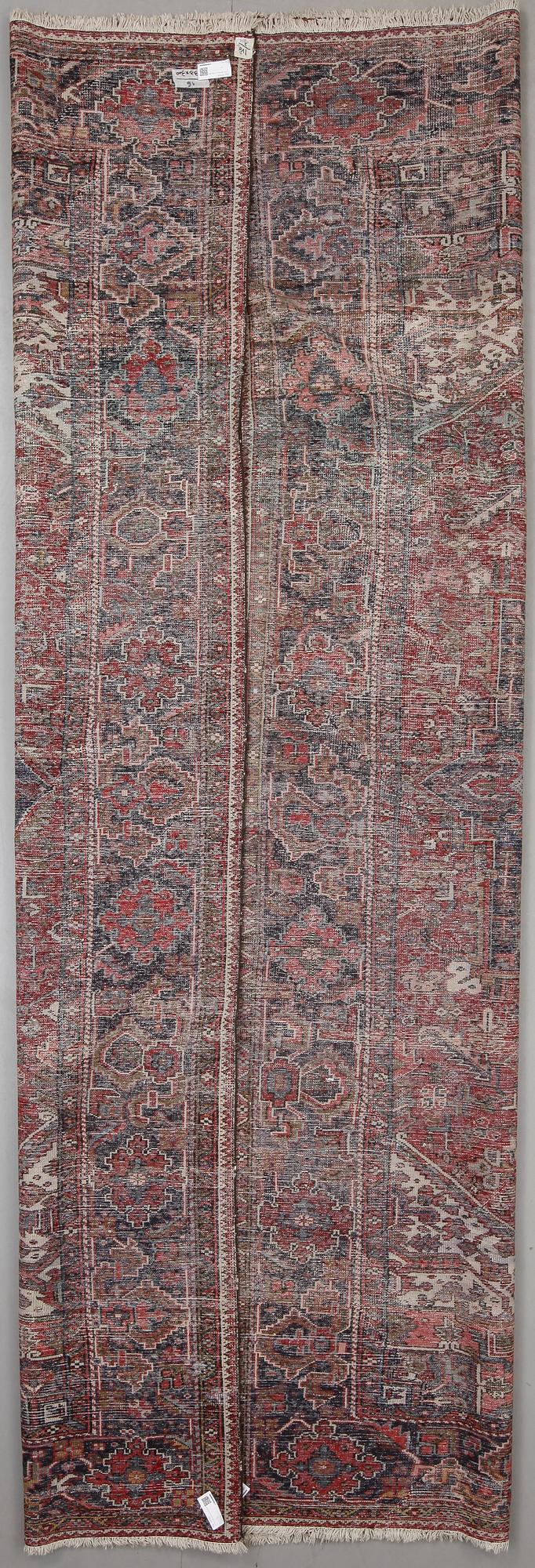 MATTA, old Heris ca 433x300 cm.