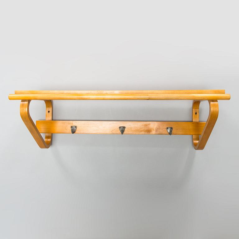 Alvar Aalto, hatthylla/ klädhängare för O.Y. Huonekalu-ja Rakennustyötehdas A.B, 1900-talets mitt.