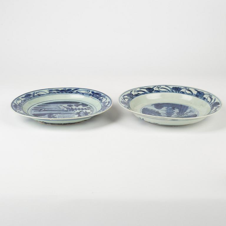 Two blue and white dishes, Ming dynasty, Wanli (1572-1620).