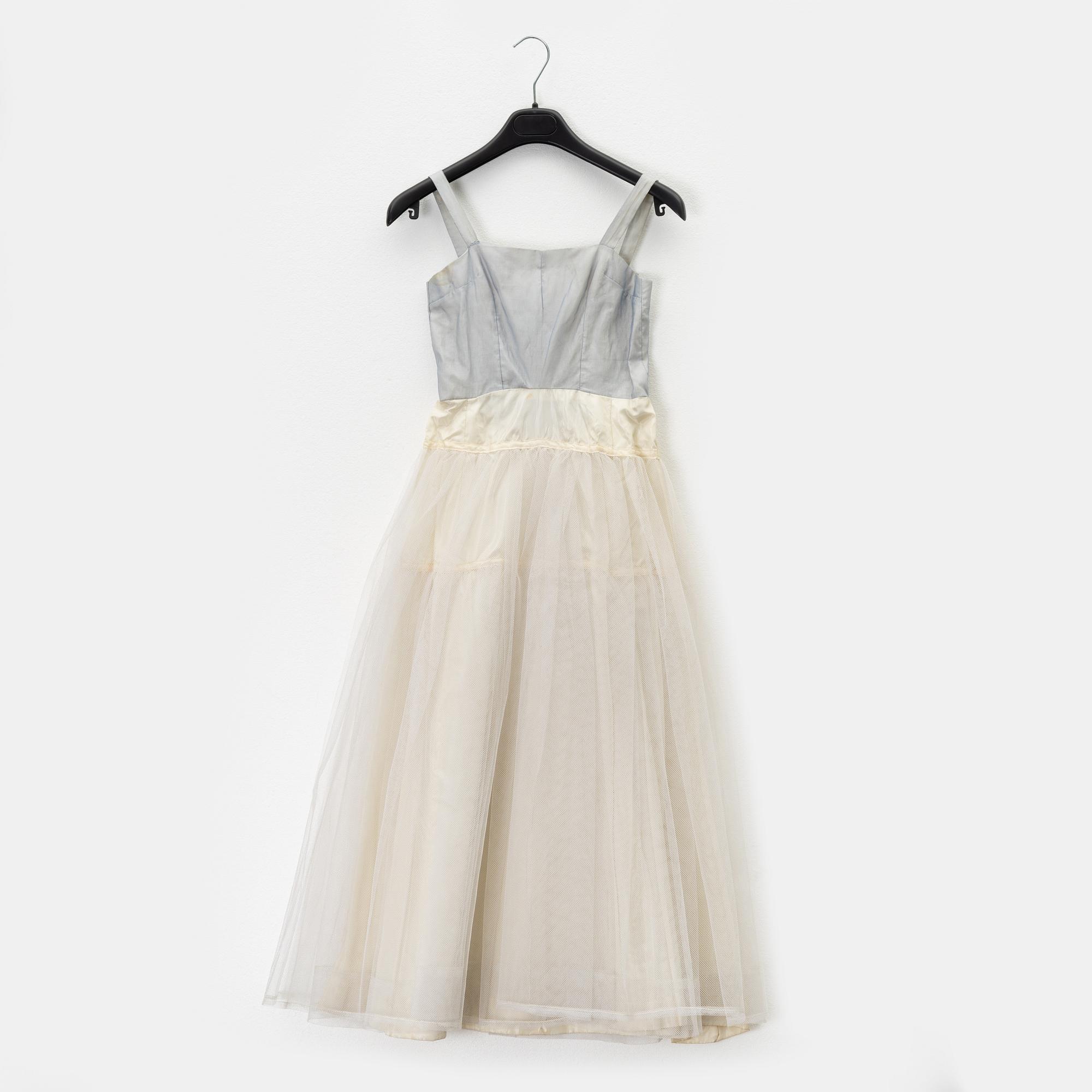 Märtha Skolan, a vintage silk dress.