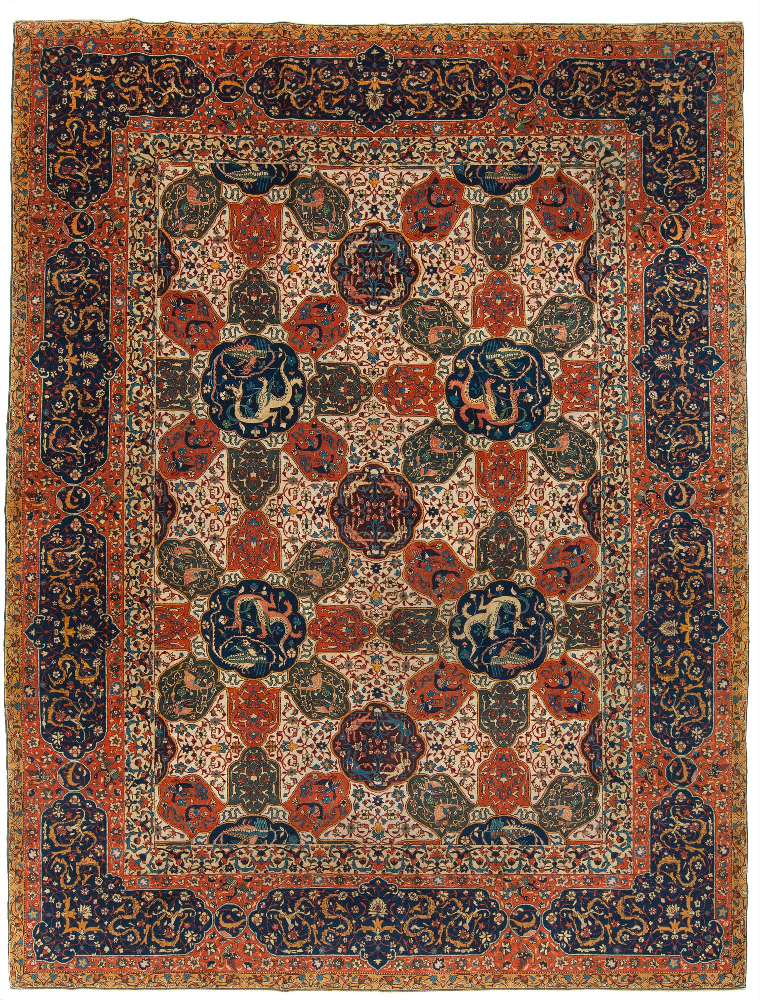 A CARPET, A SEMI-ANTIQUE TABRIZ PETAG, 396,5 x 305,5 cm.
